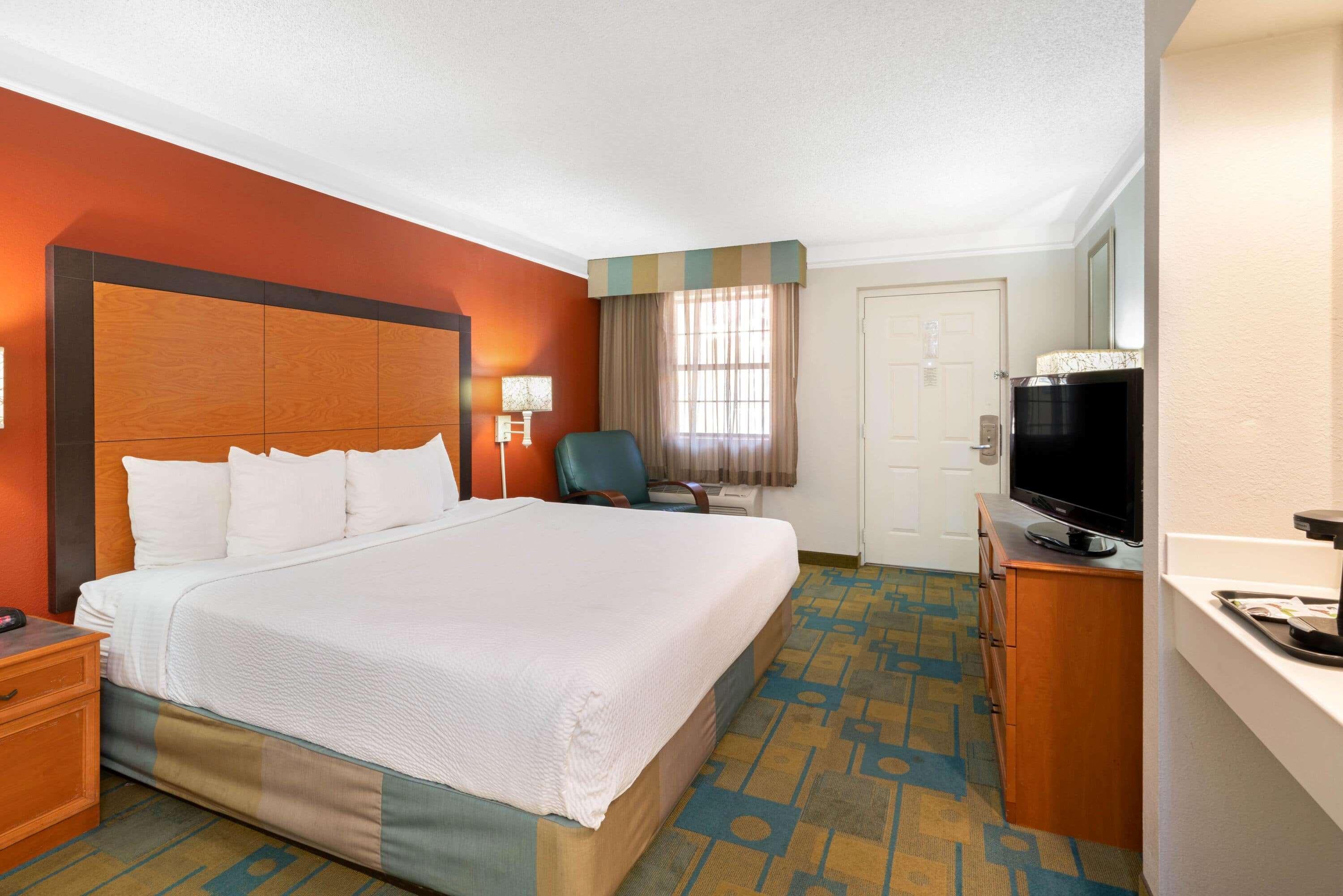 La Quinta Inn By Wyndham Phoenix Sky Harbor Airport Tempe Exterior foto