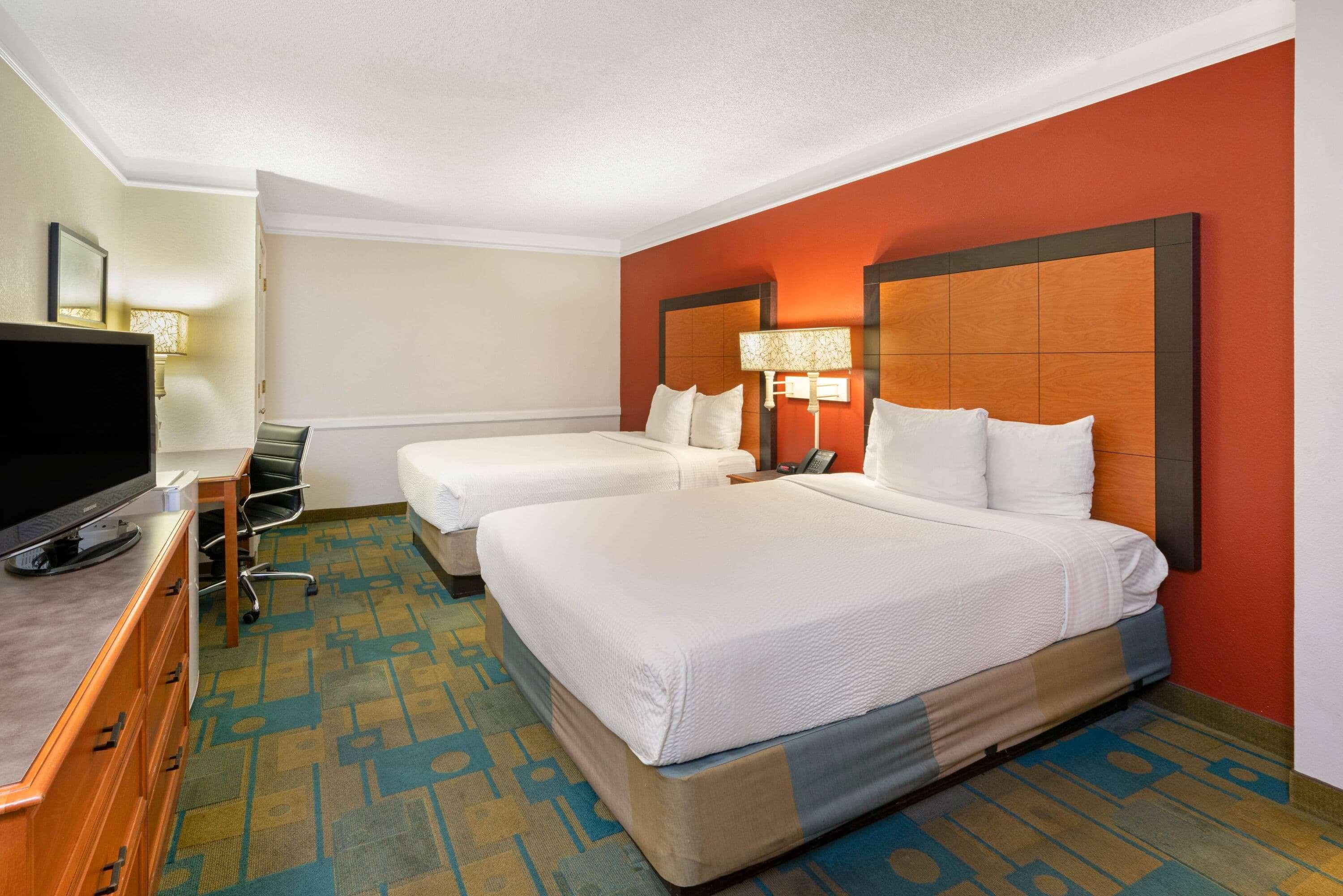 La Quinta Inn By Wyndham Phoenix Sky Harbor Airport Tempe Exterior foto