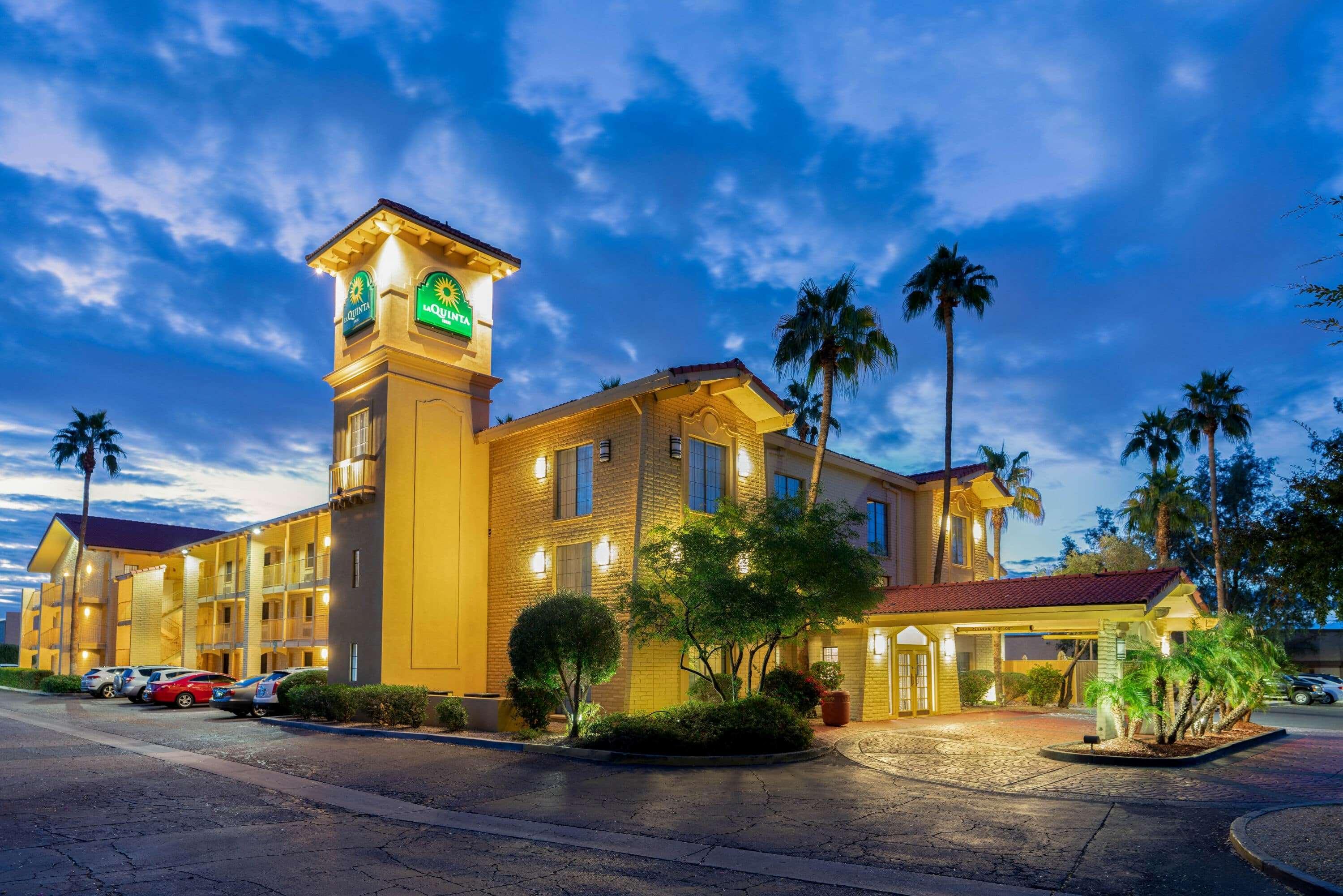 La Quinta Inn By Wyndham Phoenix Sky Harbor Airport Tempe Exterior foto