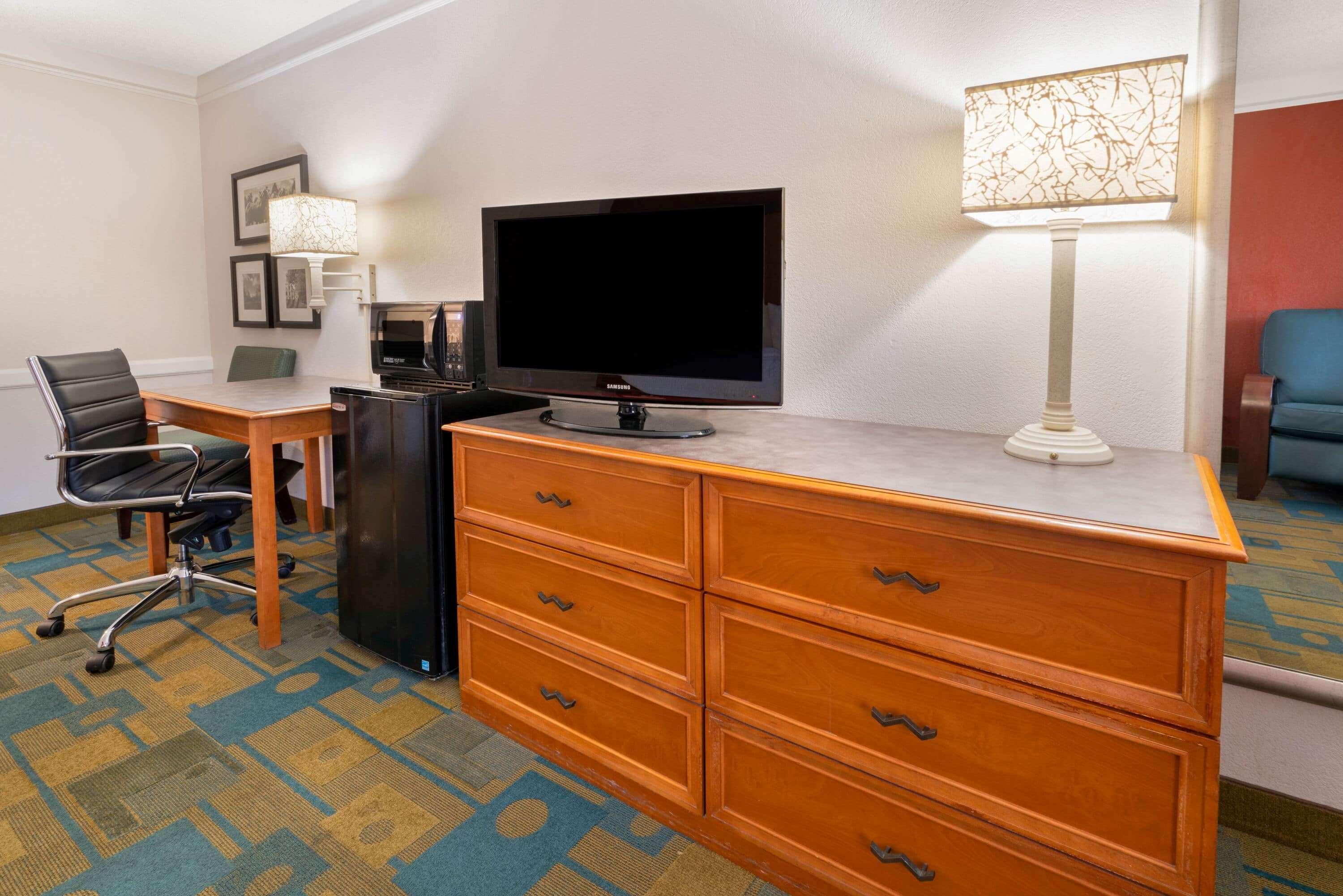 La Quinta Inn By Wyndham Phoenix Sky Harbor Airport Tempe Exterior foto