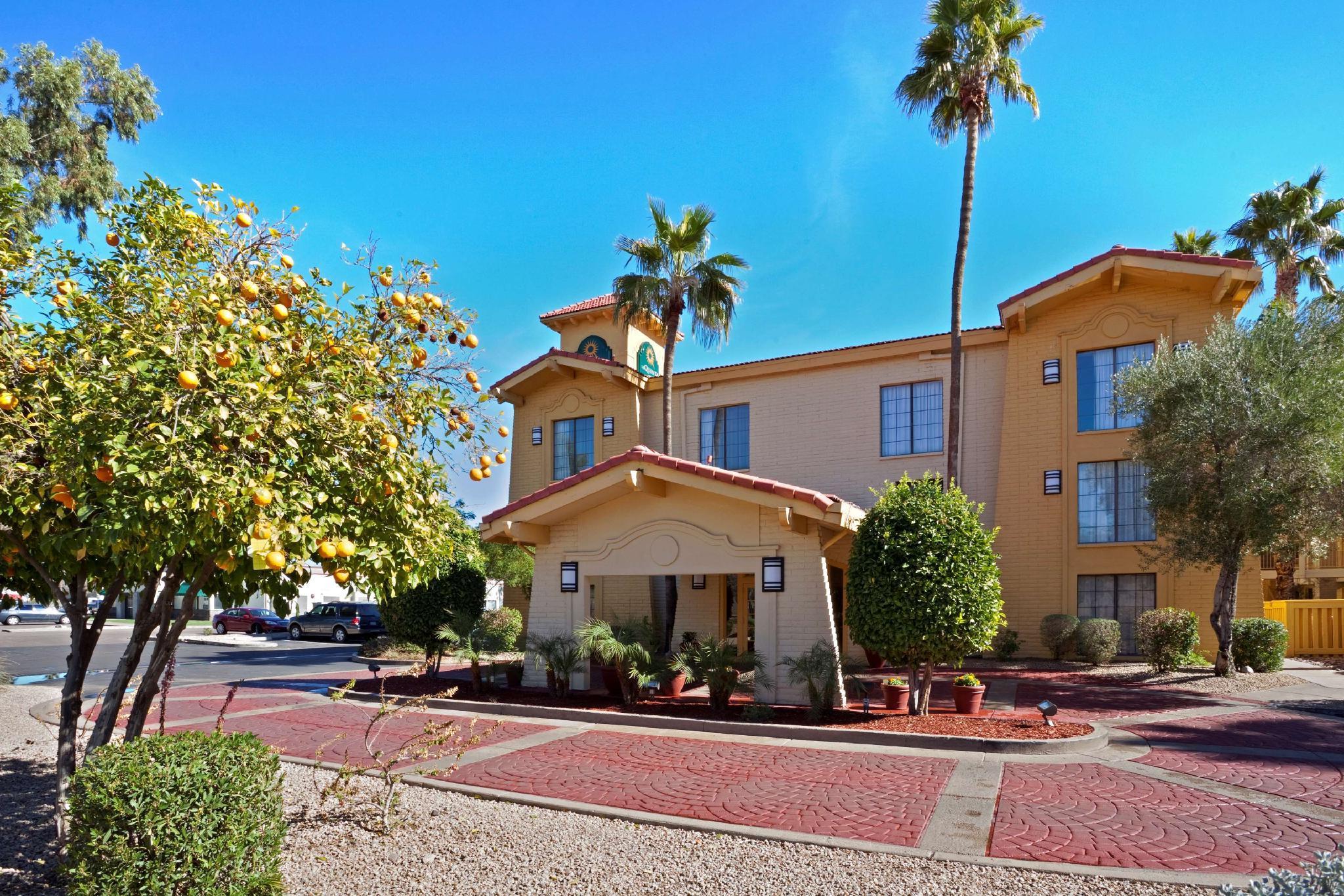 La Quinta Inn By Wyndham Phoenix Sky Harbor Airport Tempe Exterior foto