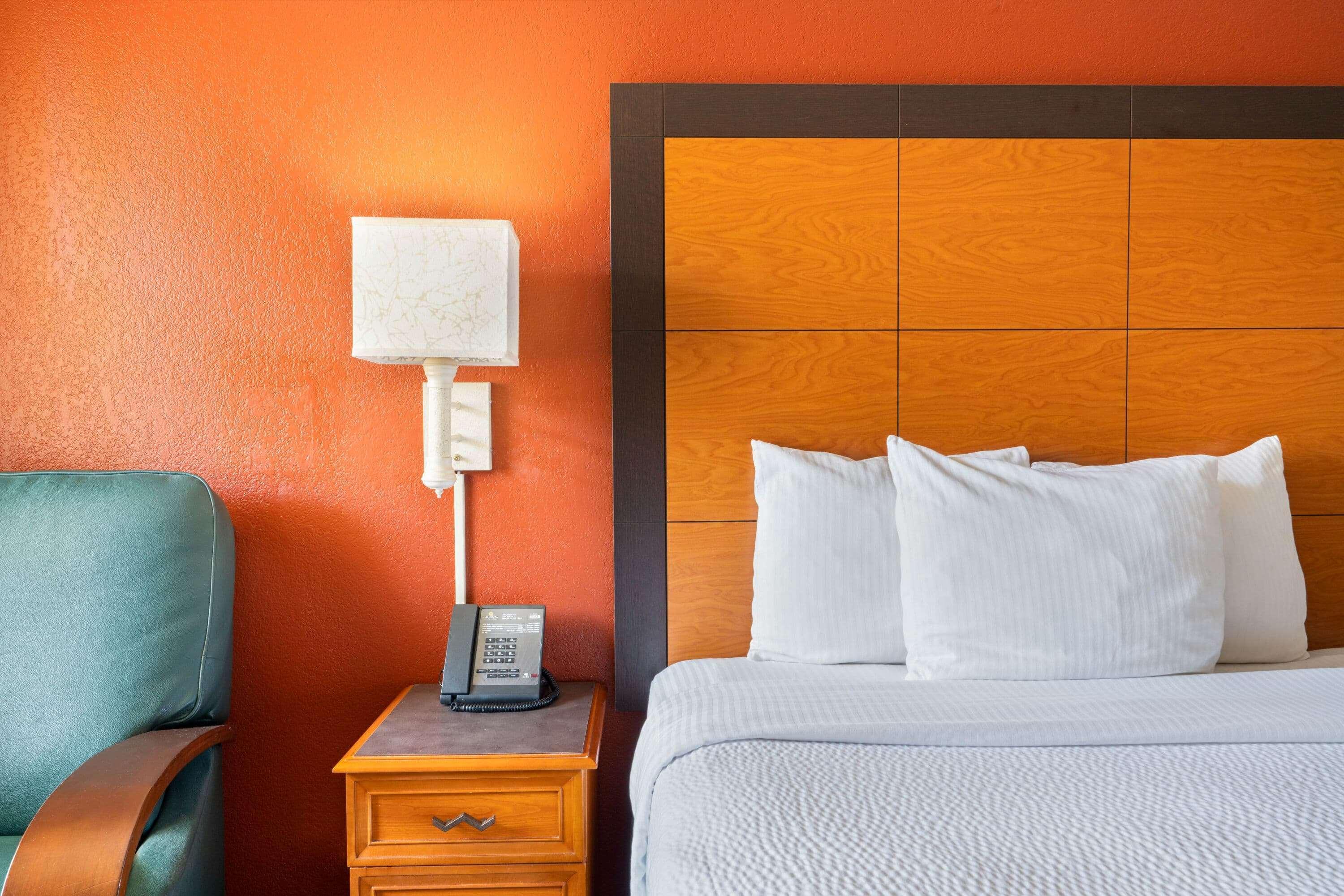 La Quinta Inn By Wyndham Phoenix Sky Harbor Airport Tempe Exterior foto