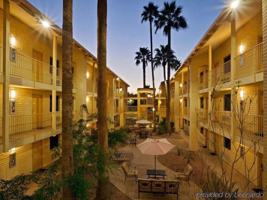 La Quinta Inn By Wyndham Phoenix Sky Harbor Airport Tempe Exterior foto