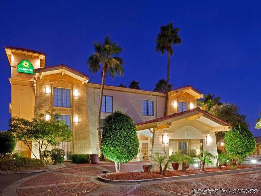La Quinta Inn By Wyndham Phoenix Sky Harbor Airport Tempe Exterior foto